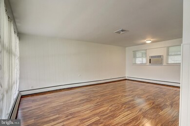 213 Orchard Ln, Norristown, PA 19401 - photo 6