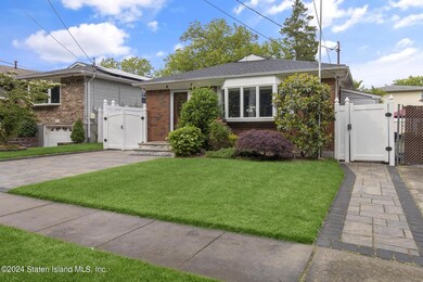 213 Currie Ave, Staten Island, NY 10306 - photo 3