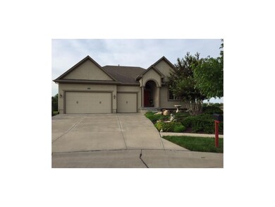 9218 Kenton St, Lenexa, KS 66227 - photo 2