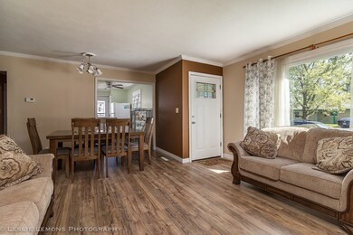 60 Sparrow Rd, Carpentersville, IL 60110 - photo 6