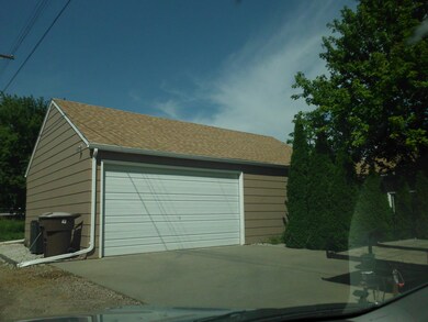 Detached 3+ Garage