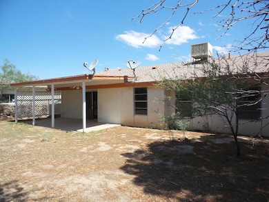 1712 Opossum Cir, Horizon City, TX 79928 - photo 2