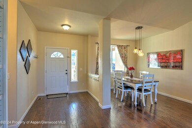 Entry - dining