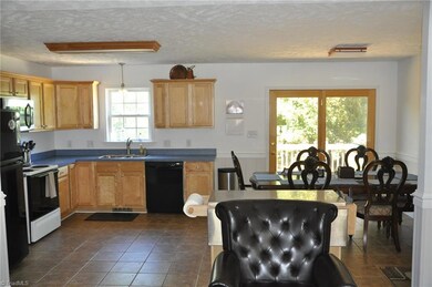 619 Old Castle Dr, Randleman, NC 27317 - photo 6