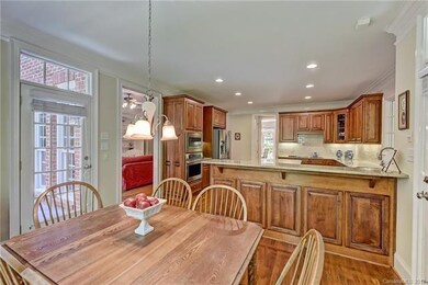 Breakfast & Kitchen