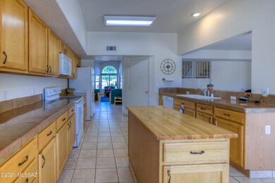 12 Kitchen photo b