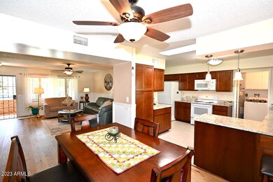 9822 W Oak Ridge Dr - 40 of 64