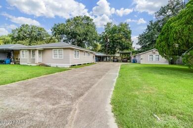 123 Bellot St-29
