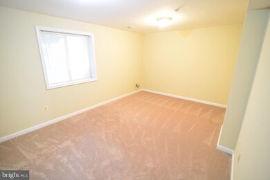 909 Mercer Dr, Hagerstown, MD 21742 - photo 3