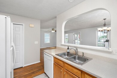 115 Hodge St, Stuarts Draft, VA 24477 - photo 3