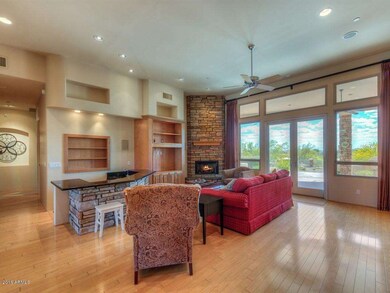 004_Family Room