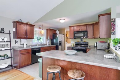 23 Cedar St, Hooksett, NH 03106 - photo 2