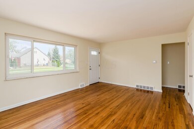 1639 Ferris Rd, Columbus, OH 43224 - photo 7