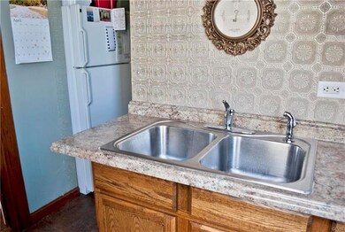 330 Coal St unit 1/2, Lehighton, PA 18235 - photo 4