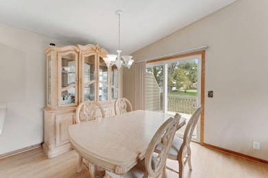 1272 Ferndale St N, Saint Paul, MN 55119 - photo 7