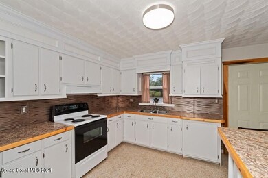 1459MelroseSt__Kitchen_