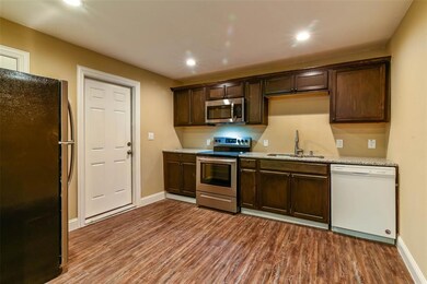 1433 S Travis St, Sherman, TX 75090 - photo 2