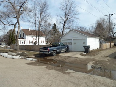 700 5th Ave SE, Jamestown, ND 58401 - photo 3