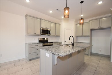 887 Sugar Pine St, Tontitown, AR 72762 - photo 5