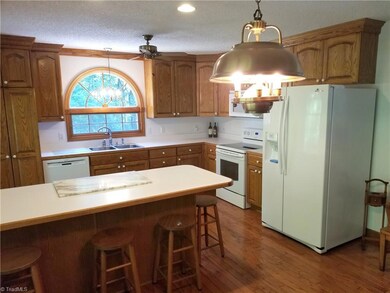 1893 Woodlane Ct, Asheboro, NC 27205 - photo 5