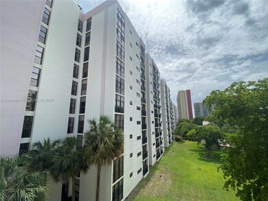 16919 N Bay Rd unit 511, Sunny Isles Beach, FL 33160 - photo 3