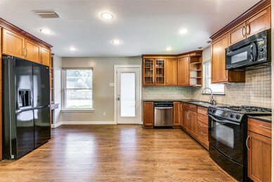 6816 Ravendale Ln, Dallas, TX 75214 - photo 6