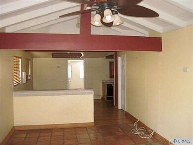 Entry/Living Room