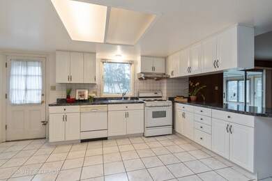 Dining/Kitchen