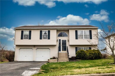 697 Oakwood St, Easton, PA 18045 - photo 2