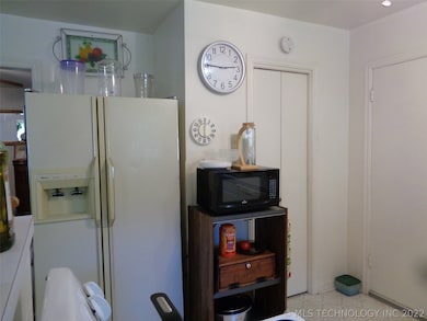 102 S 2nd St, Eufaula, OK 74432 - photo 5