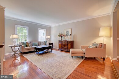 6807 Wild Rose Ct, Springfield, VA 22152 - photo 2