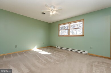 252 Iden Ln, Martinsburg, WV 25404 - photo 3