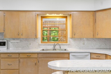 31-web-or-mls-704-graafschap-rd