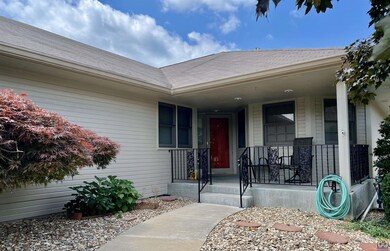 3347 SW Mcclure Ct, Topeka, KS 66614 - photo 2