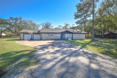 6911 Oak Bend Dr, Alvin, TX 77511 - photo 3