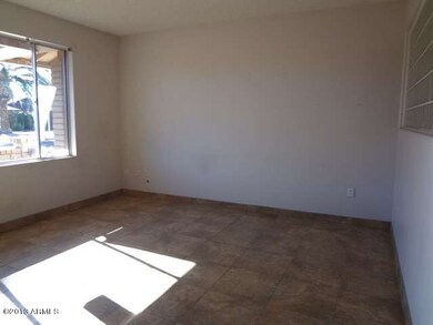 023-275703 - Living Area