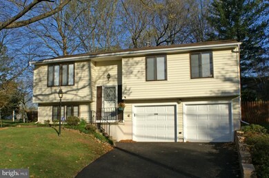 9146 Burke Rd, Burke, VA 22015 - photo 5