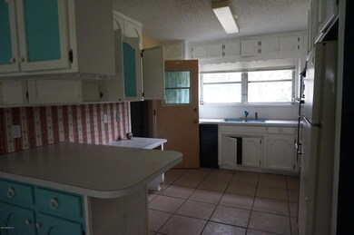 906 Bordeau Ave W, Jacksonville, FL 32211 - photo 5