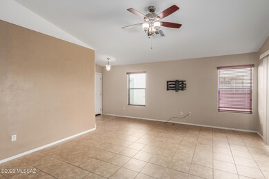 0011-11 - Calle Paso Suave