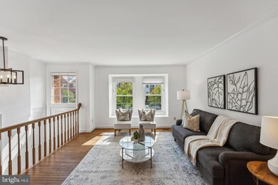 8038 Merry Oaks Ct, Vienna, VA 22182 - photo 3