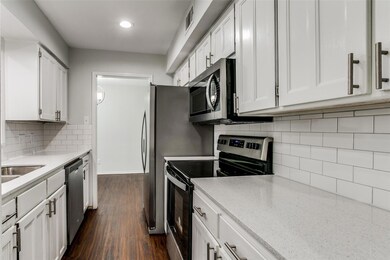 2805 Meadow Park Dr unit D, Bedford, TX 76021 - photo 5