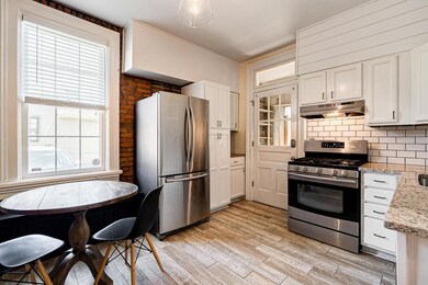 Eat-In Kitchen