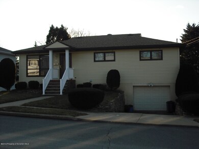 702 Hollenback St, Moosic, PA 18507 - photo 2