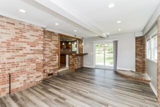 006-photo-family-room-13986184