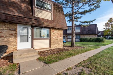 2634 Woodview Ct unit 5, Waukegan, IL 60087 - photo 2