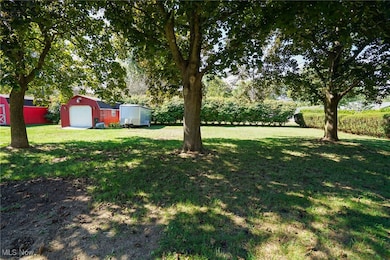 415 Edgewood Dr, Columbiana, OH 44408 - photo 7