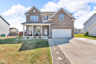 3RD CAR EXTENDED DRIVEWAY SPACE