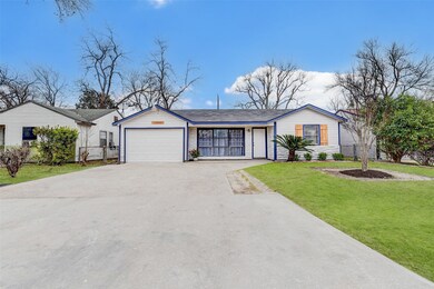 10006 Genemaury St, Houston, TX 77088 - photo 3