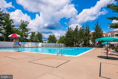 18142 Windsor Hill Dr, Olney, MD 20832 - photo 2