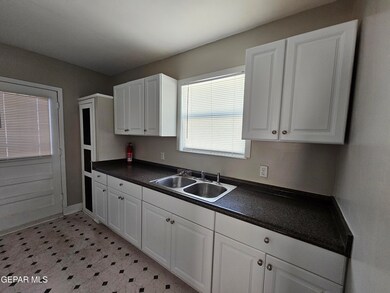 3125 Van Buren Ave, El Paso, TX 79930 - photo 6